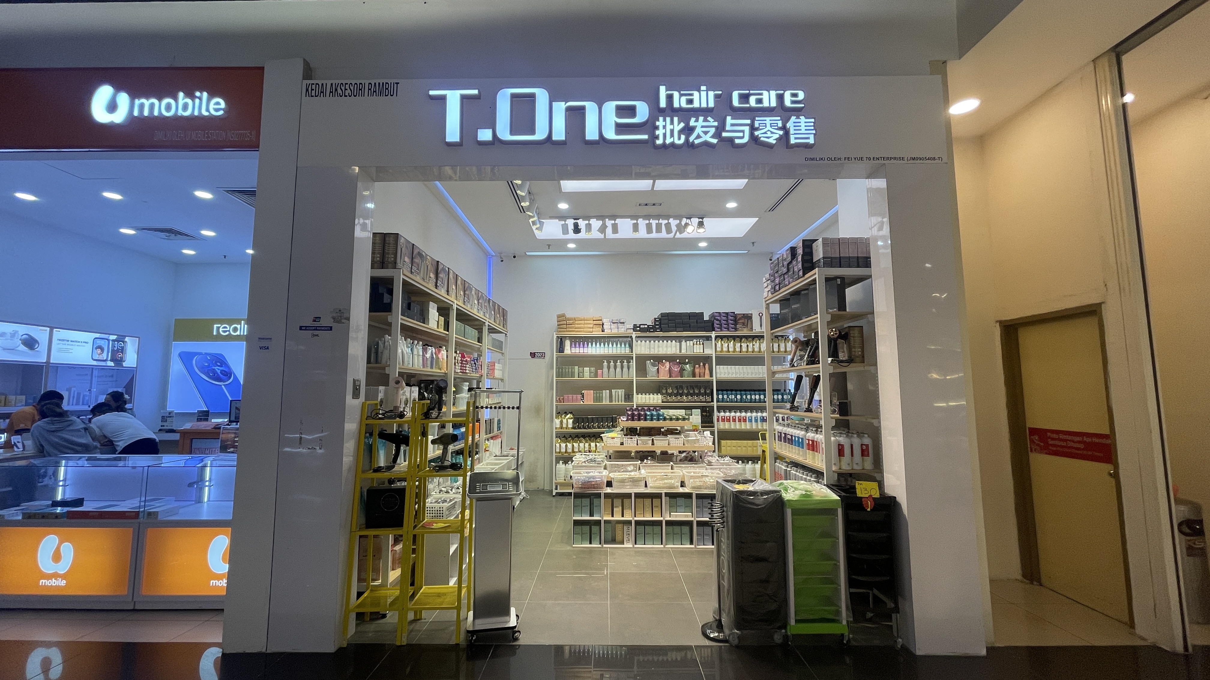 t.one-hair-care-store-front-2
